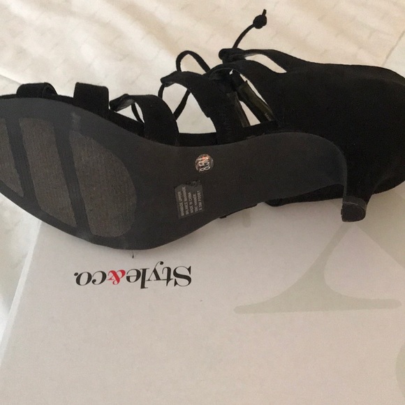 Style & Co. Sandals - Picture 4 of 5